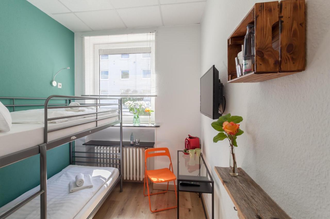 Hostel H12